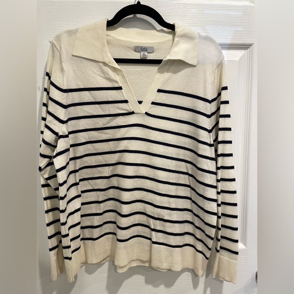 Navy and cream Croft & Barrow quarter sleeve sweater